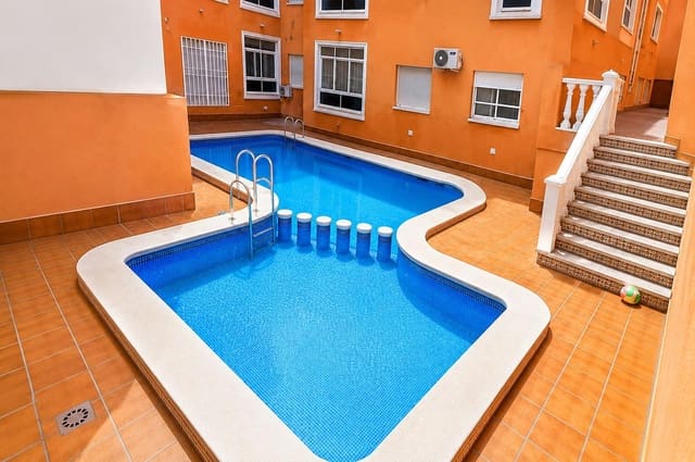 2 soveværelse Lejlighed til salg i Avenida Habaneras - Curva de Palangre, Torrevieja med swimmingpool - € 147.410 (Ref: 8999542)