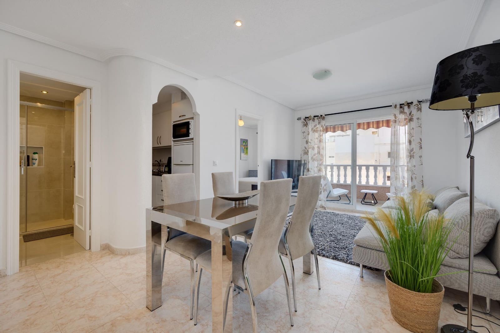 3 makuuhuone Huoneisto myytävänä paikassa Torrevieja mukana 
autotalli - 155 000 € (Ref: 9188403)