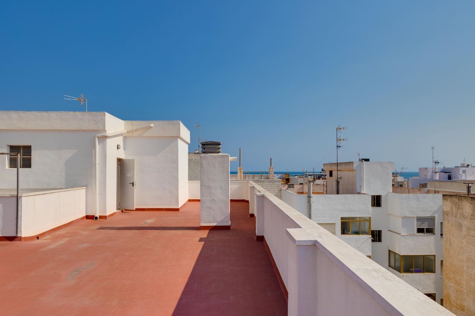 3 makuuhuone Huoneisto myytävänä paikassa Torrevieja mukana 
autotalli - 155 000 € (Ref: 9188403)