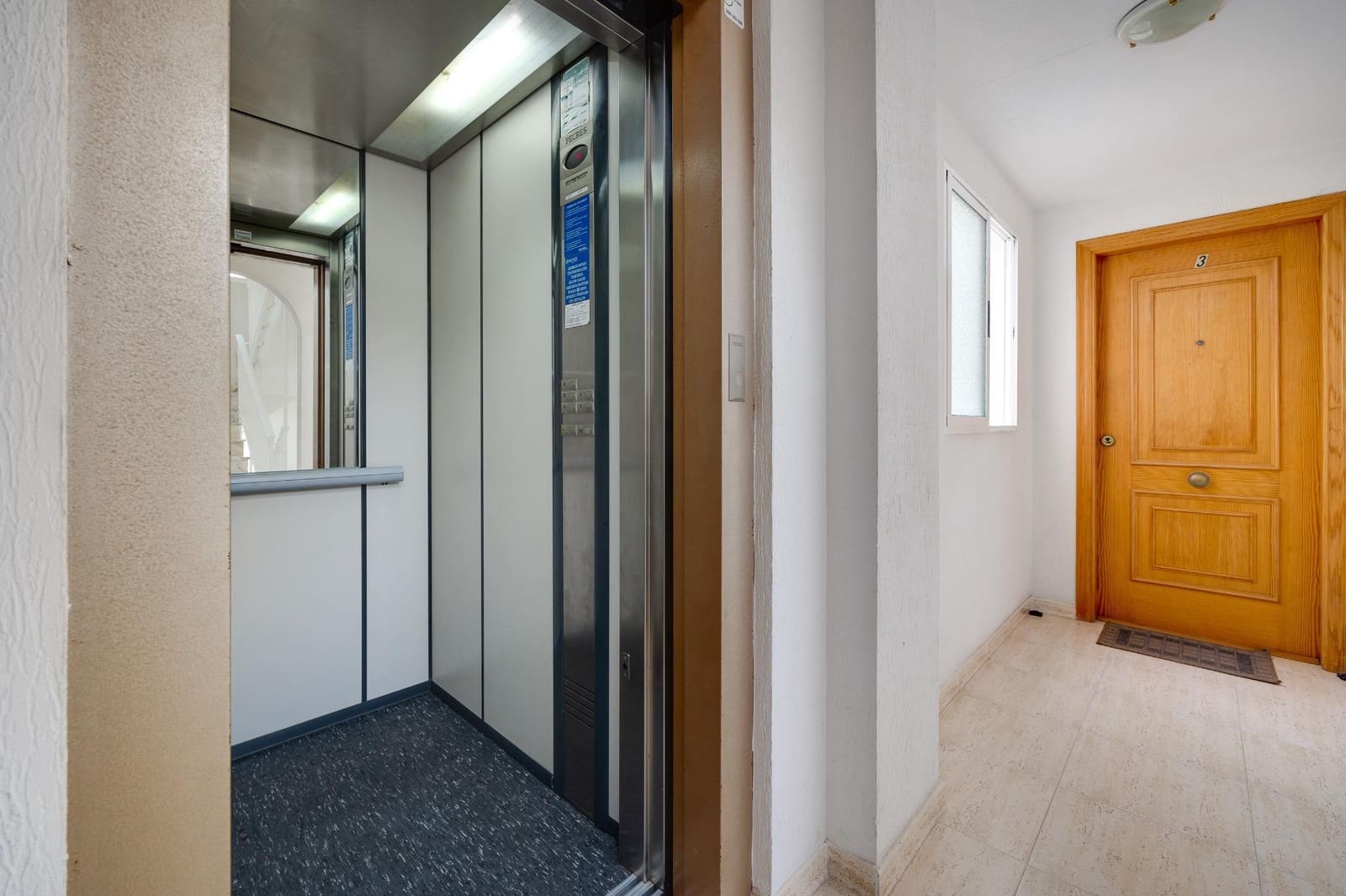 Ático de 2 habitaciones en Torrevieja en venta con garaje - 150.200 € (Ref: 9204441)