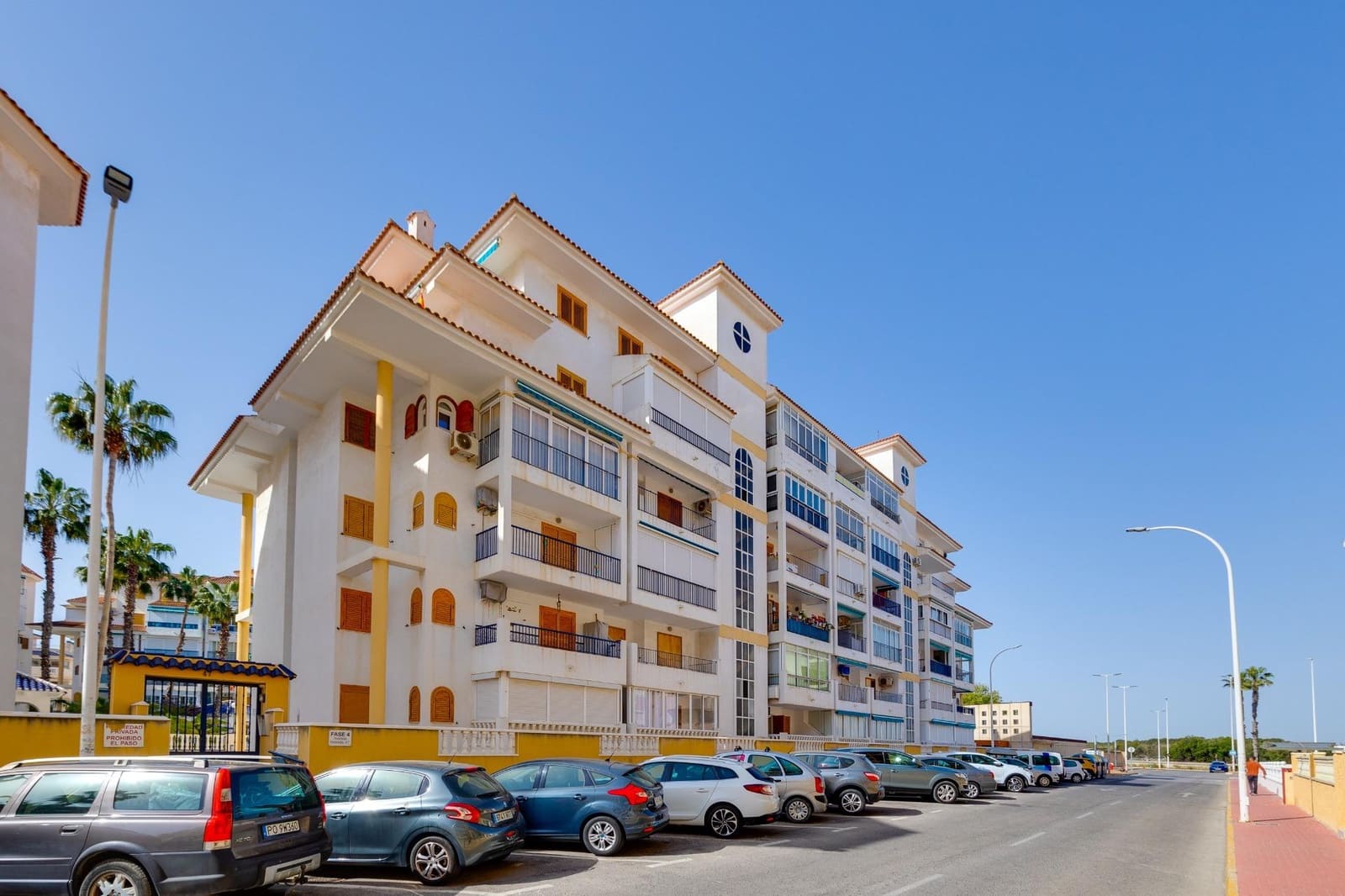 1 slaapkamer Appartement te koop in La Mata met zwembad garage - € 188.000 (Ref: 9778095)