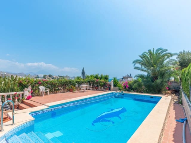 3 slaapkamer Villa te koop in El Campello met zwembad garage - € 449.000 (Ref: 10005322)