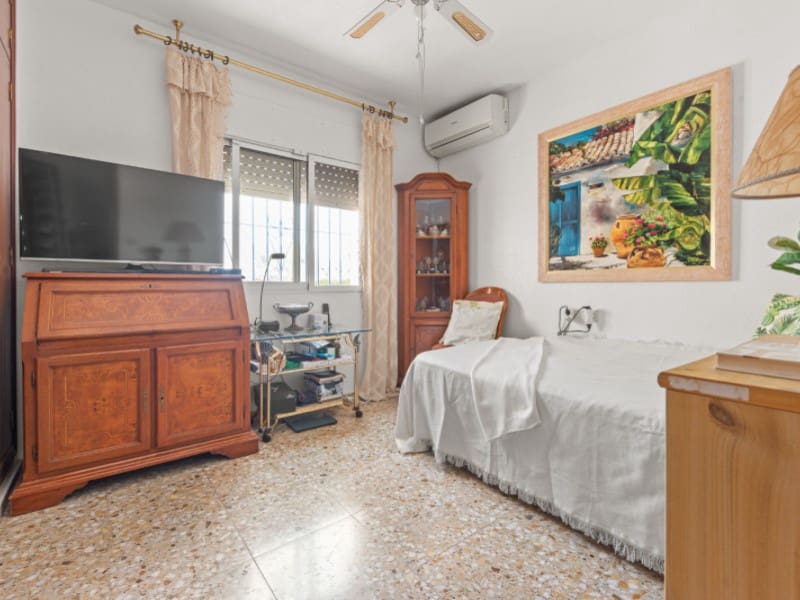 3 slaapkamer Villa te koop in El Campello met zwembad garage - € 449.000 (Ref: 10005322)