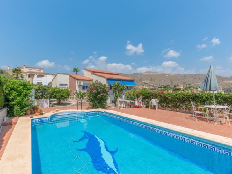 3 slaapkamer Villa te koop in El Campello met zwembad garage - € 449.000 (Ref: 10005322)