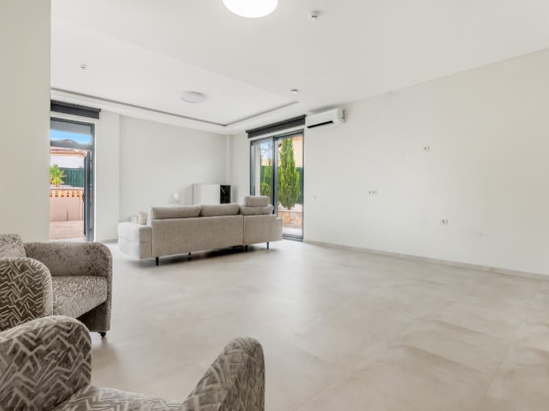 5 soveværelse Villa til salg i El Campello med swimmingpool garage - € 890.000 (Ref: 10047060)