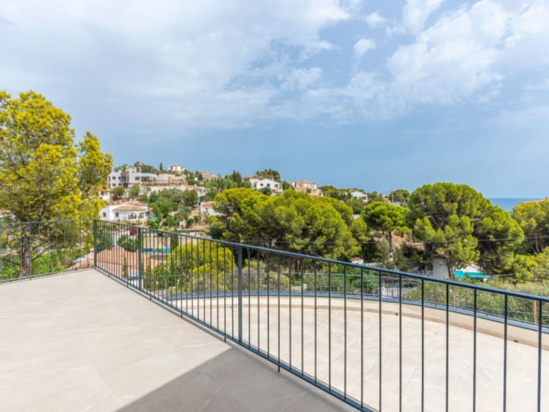 5 soveværelse Villa til salg i El Campello med swimmingpool garage - € 890.000 (Ref: 10047060)
