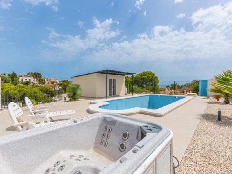 5 soveværelse Villa til salg i El Campello med swimmingpool garage - € 890.000 (Ref: 10047060)