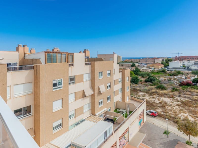 3 bedroom Penthouse for sale in El Campello with garage - € 329,900 (Ref: 10171229)