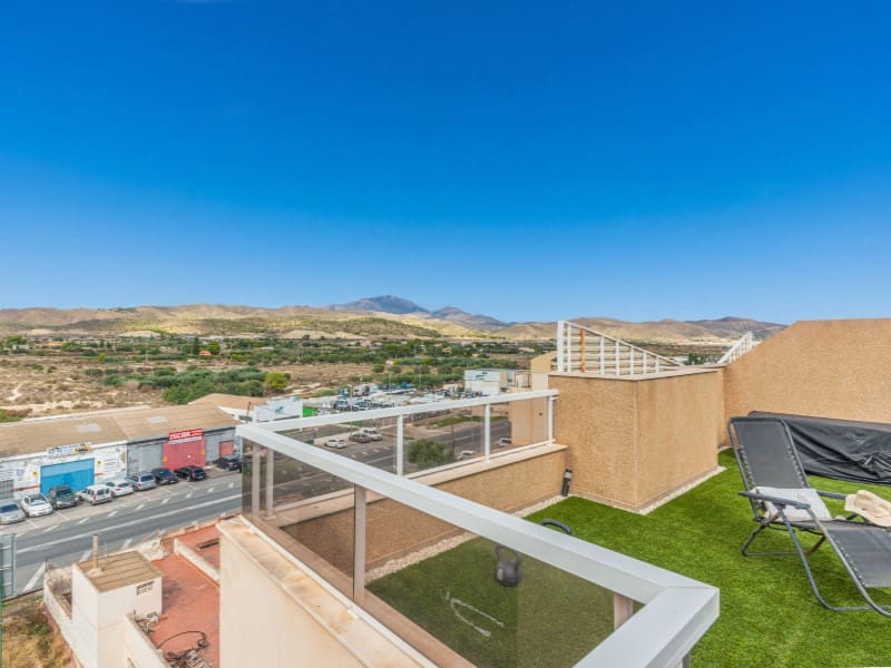 3 bedroom Penthouse for sale in El Campello with garage - € 329,900 (Ref: 10171229)