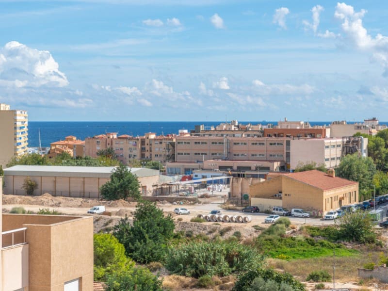 3 bedroom Penthouse for sale in El Campello with garage - € 329,900 (Ref: 10171229)