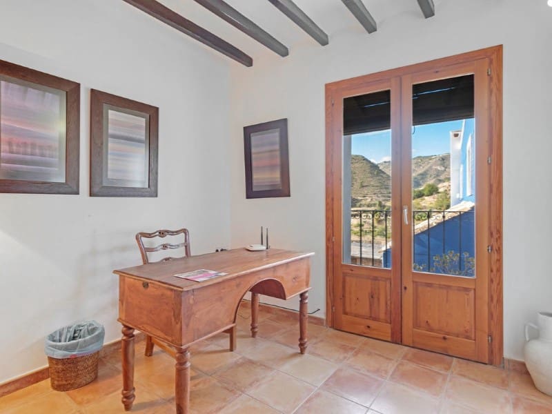 Casa de 5 habitaciones en Relleu en venta - 195.000 € (Ref: 8007216)