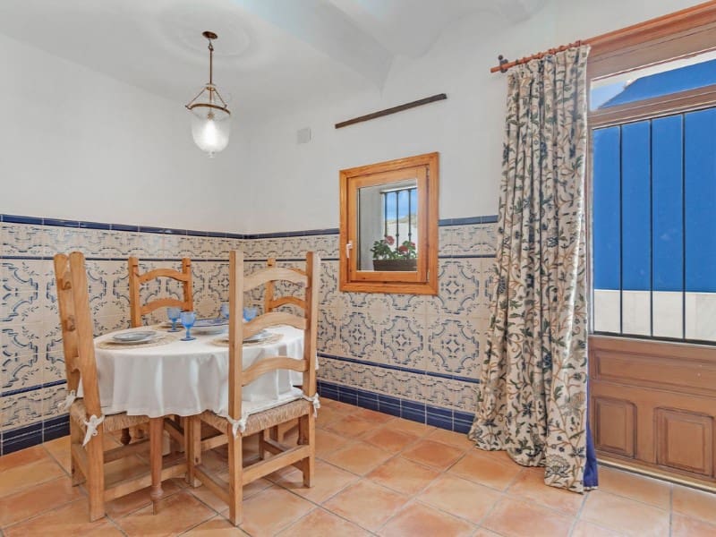 Casa de 5 habitaciones en Relleu en venta - 195.000 € (Ref: 8007216)