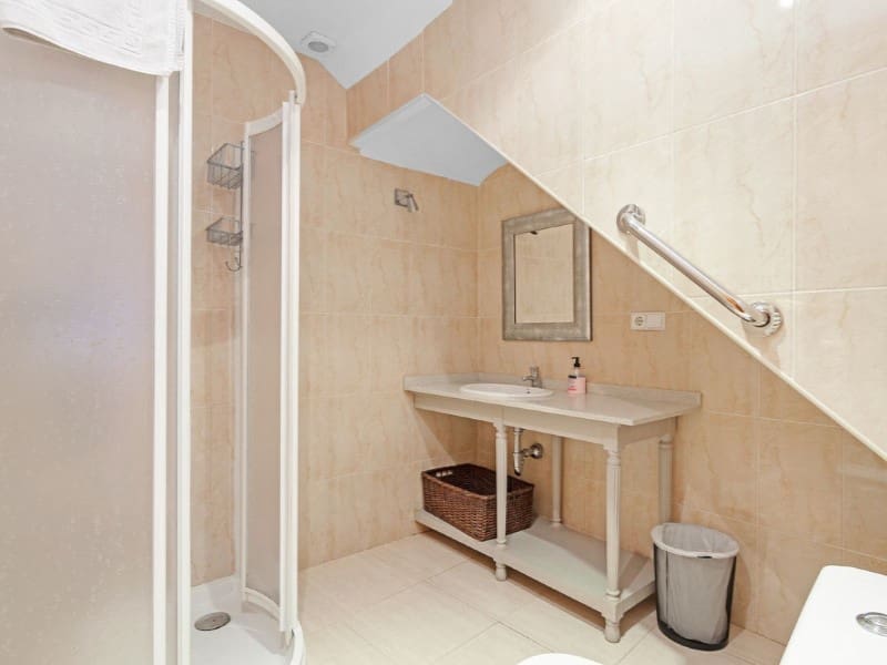 Casa de 5 habitaciones en Relleu en venta - 195.000 € (Ref: 8007216)