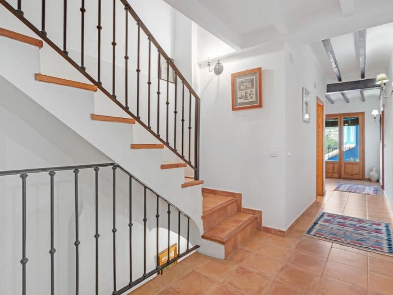 Casa de 5 habitaciones en Relleu en venta - 195.000 € (Ref: 8007216)