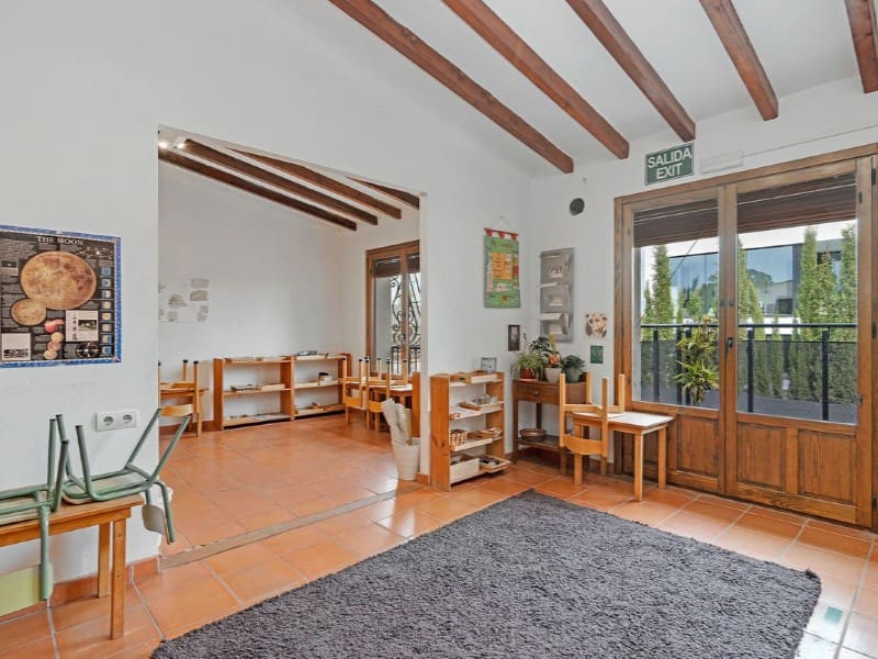 10 bedroom Villa for sale in Muchamiel / Mutxamel - € 750,000 (Ref: 8060403)