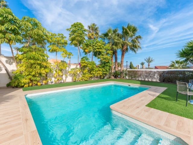 3 bedroom Villa for sale in Playa de Muchavista, El Campello with pool - € 695,000 (Ref: 8119285)