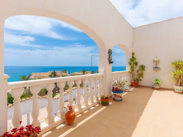 5 soveværelse Villa til salg i Venta Lanuza, El Campello med swimmingpool garage - € 750.000 (Ref: 8399722)