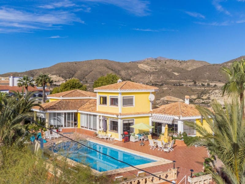 5 quarto Moradia para venda em El Campello com piscina - 1 300 000 € (Ref: 8457617)