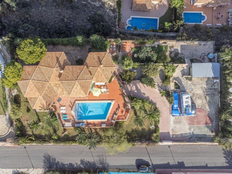 5 quarto Moradia para venda em El Campello com piscina - 1 300 000 € (Ref: 8457617)