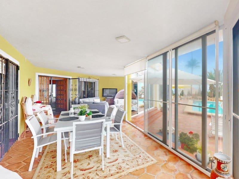 5 quarto Moradia para venda em El Campello com piscina - 1 300 000 € (Ref: 8457617)