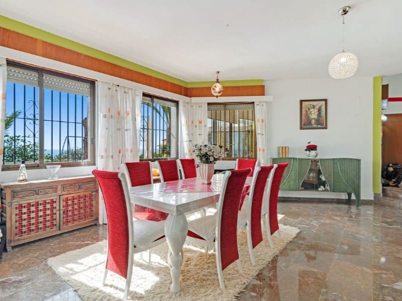 5 quarto Moradia para venda em El Campello com piscina - 1 300 000 € (Ref: 8457617)