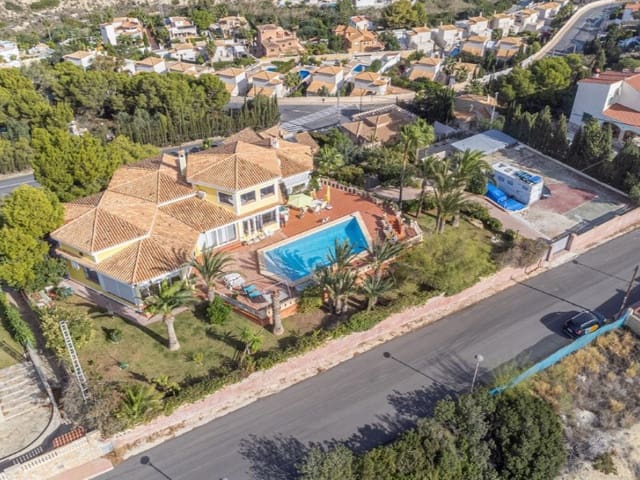 5 soveværelse Villa til salg i El Campello med swimmingpool - € 1.300.000 (Ref: 8457617)
