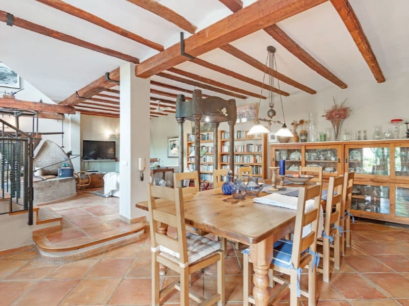 5 sypialnia Finka/Dom wiejski na sprzedaż w Relleu z basenem garażem - 975 000 € (Ref: 8561014)