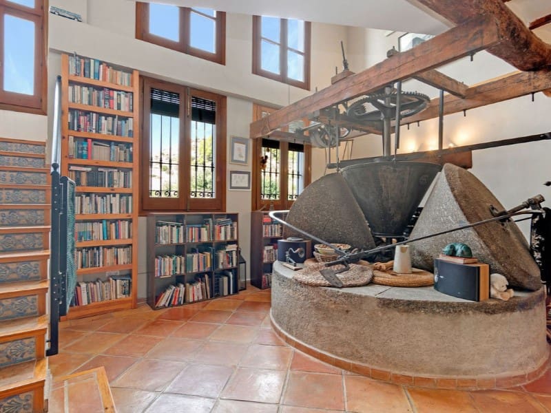 5 sypialnia Finka/Dom wiejski na sprzedaż w Relleu z basenem garażem - 975 000 € (Ref: 8561014)