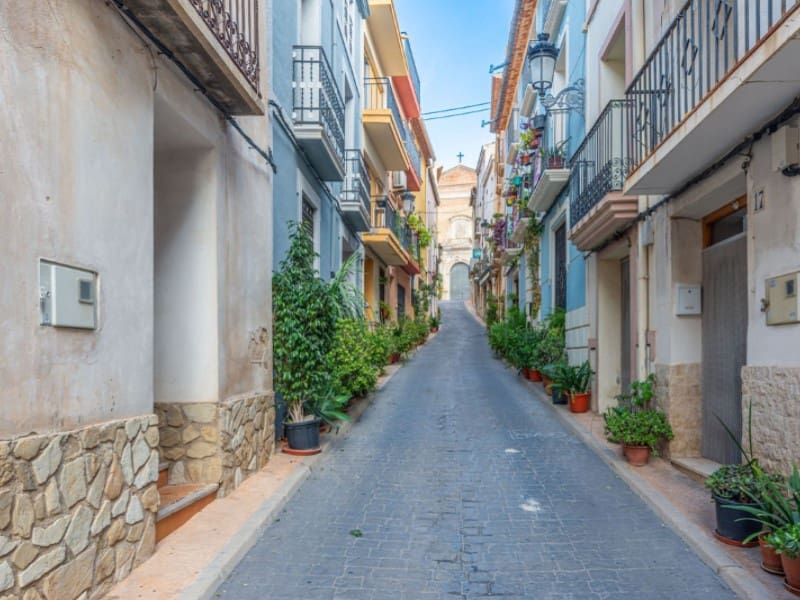 5 sypialnia Finka/Dom wiejski na sprzedaż w Relleu z basenem garażem - 975 000 € (Ref: 8561014)