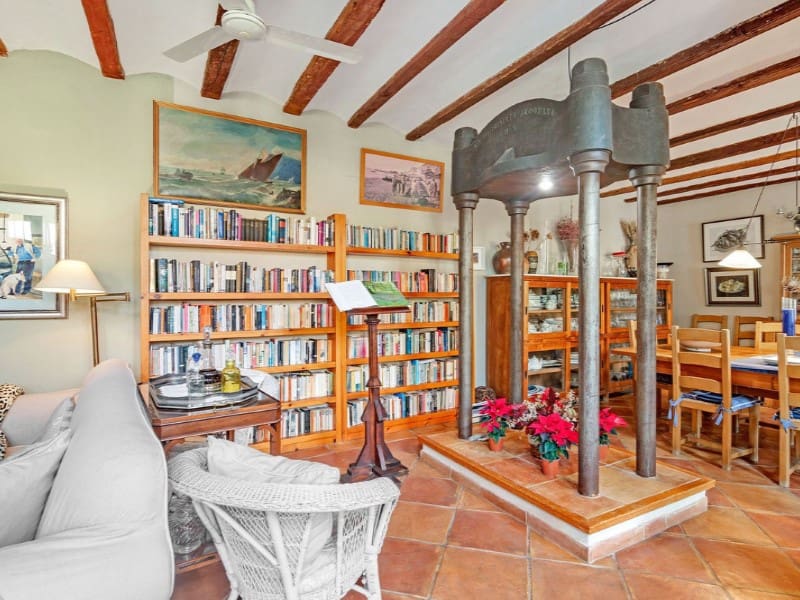 5 sypialnia Finka/Dom wiejski na sprzedaż w Relleu z basenem garażem - 975 000 € (Ref: 8561014)