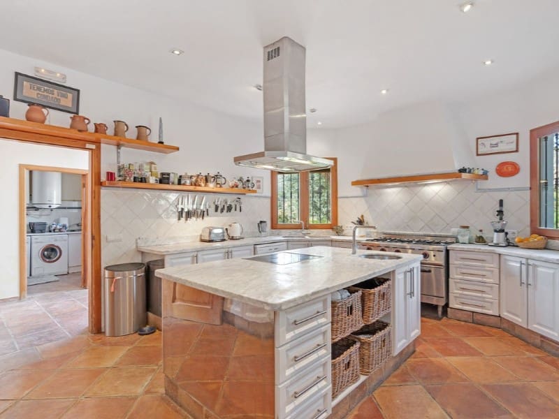 5 sypialnia Finka/Dom wiejski na sprzedaż w Relleu z basenem garażem - 975 000 € (Ref: 8561014)