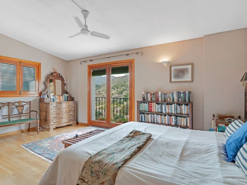 5 sypialnia Finka/Dom wiejski na sprzedaż w Relleu z basenem garażem - 975 000 € (Ref: 8561014)