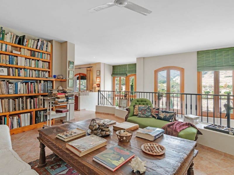 5 sypialnia Finka/Dom wiejski na sprzedaż w Relleu z basenem garażem - 975 000 € (Ref: 8561014)