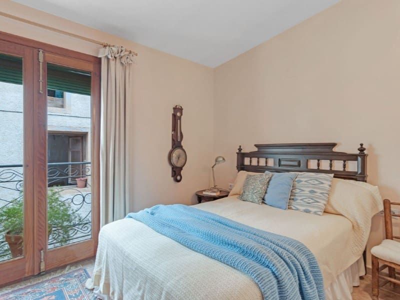 5 sypialnia Finka/Dom wiejski na sprzedaż w Relleu z basenem garażem - 975 000 € (Ref: 8561014)