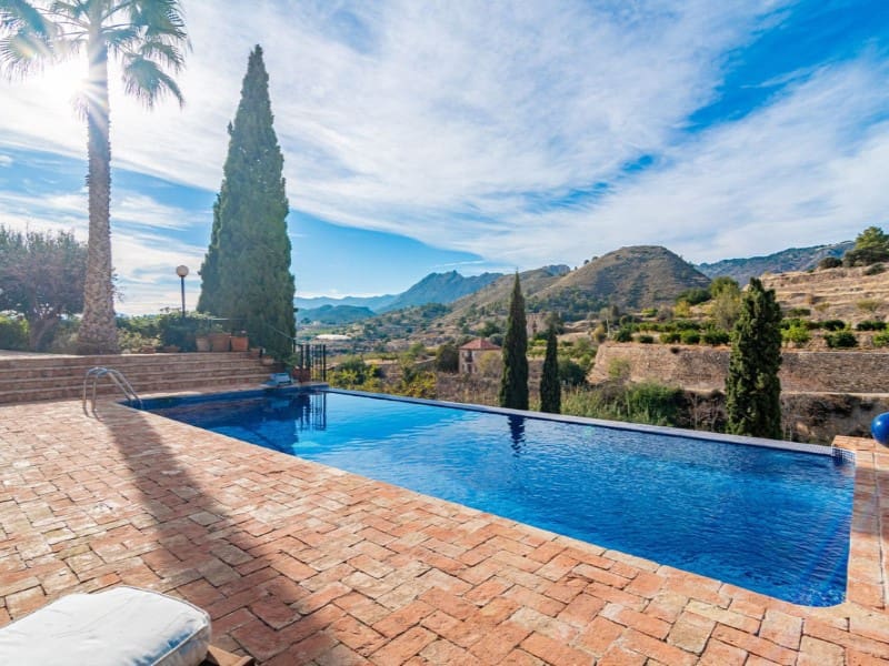 5 sypialnia Finka/Dom wiejski na sprzedaż w Relleu z basenem garażem - 975 000 € (Ref: 8561014)