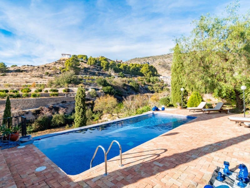 5 sypialnia Finka/Dom wiejski na sprzedaż w Relleu z basenem garażem - 975 000 € (Ref: 8561014)