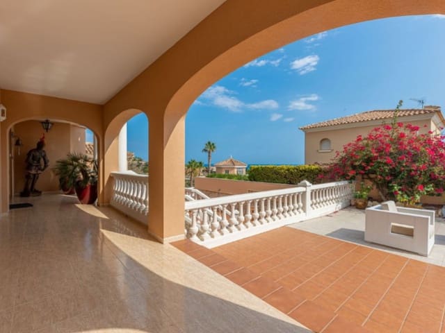 5 soveværelse Villa til salg i Coveta Fuma, El Campello med garage - € 1.900.000 (Ref: 8594758)