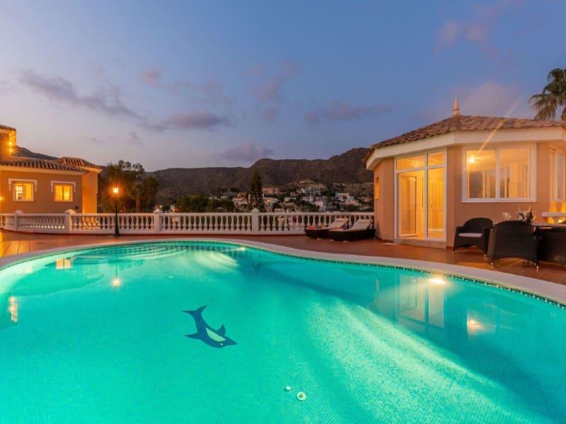 5 soveværelse Villa til salg i El Campello med garage - € 1.900.000 (Ref: 8594758)