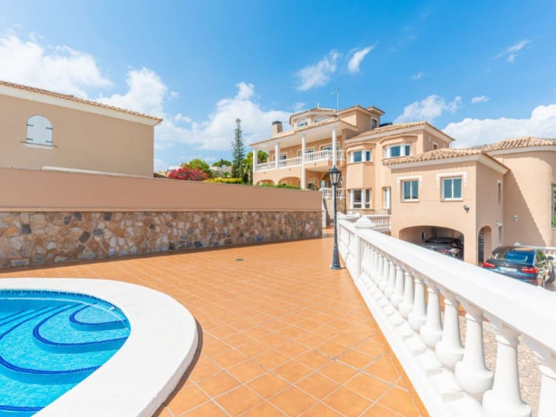 5 soveværelse Villa til salg i El Campello med garage - € 1.900.000 (Ref: 8594758)