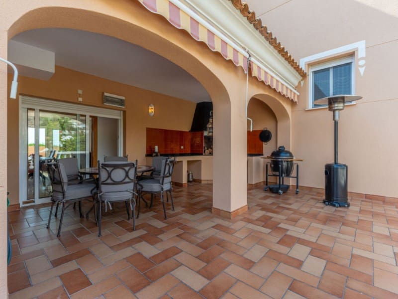 5 soveværelse Villa til salg i El Campello med garage - € 1.900.000 (Ref: 8594758)