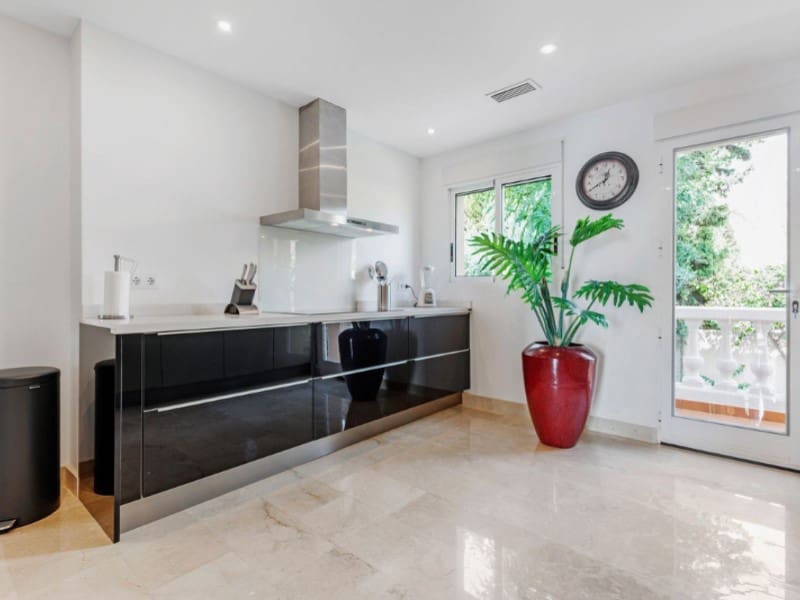 5 soveværelse Villa til salg i El Campello med garage - € 1.900.000 (Ref: 8594758)