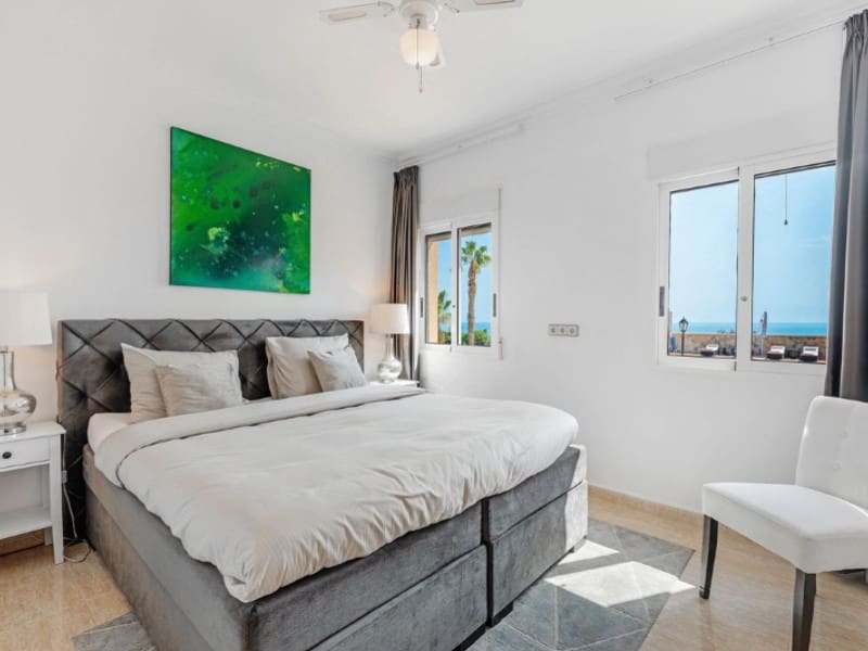 5 soveværelse Villa til salg i El Campello med garage - € 1.900.000 (Ref: 8594758)