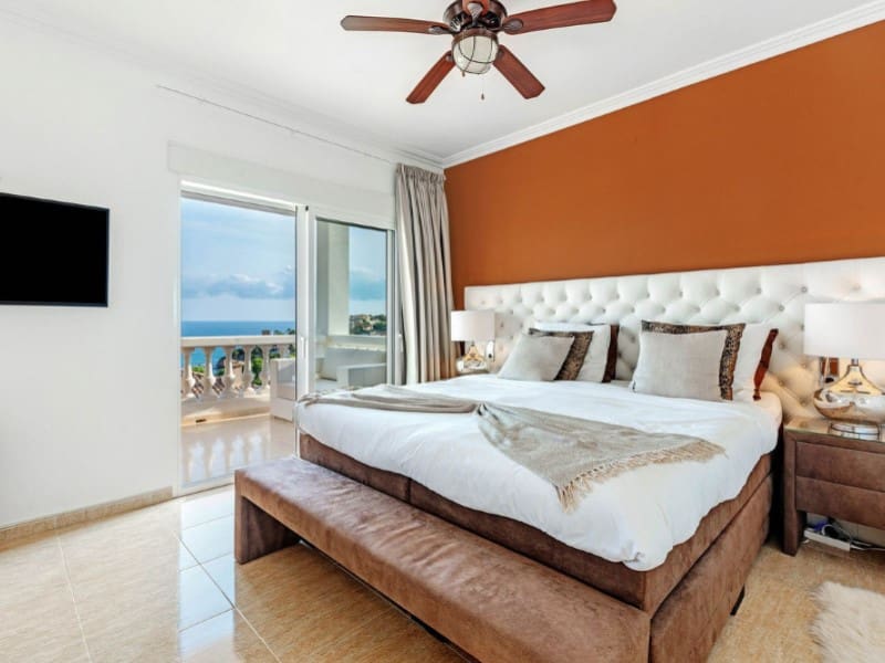 5 soveværelse Villa til salg i El Campello med garage - € 1.900.000 (Ref: 8594758)