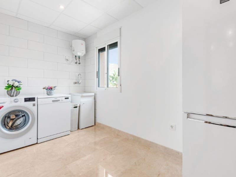 5 soveværelse Villa til salg i El Campello med garage - € 1.900.000 (Ref: 8594758)