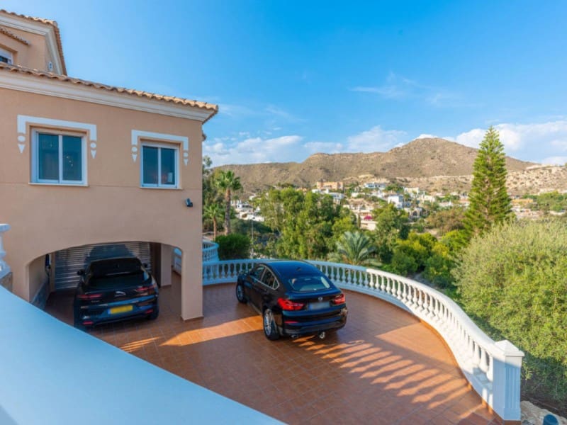 5 soveværelse Villa til salg i El Campello med garage - € 1.900.000 (Ref: 8594758)