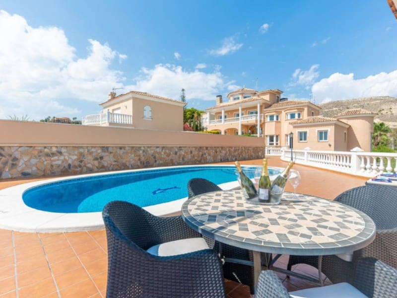 5 soveværelse Villa til salg i El Campello med garage - € 1.900.000 (Ref: 8594758)