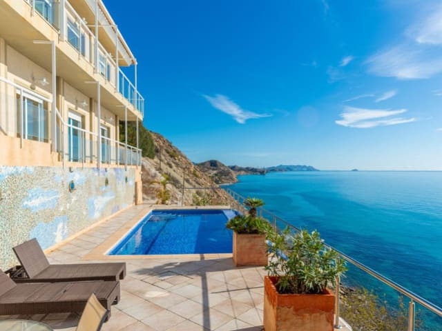 4 soverom Villa til salgs i Venta Lanuza, El Campello med svømmebasseng garasje - € 1 135 000 (Ref: 8599044)