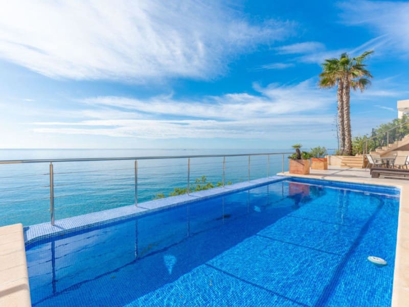 4 soverom Villa til salgs i El Campello med svømmebasseng garasje - € 1 135 000 (Ref: 8599044)