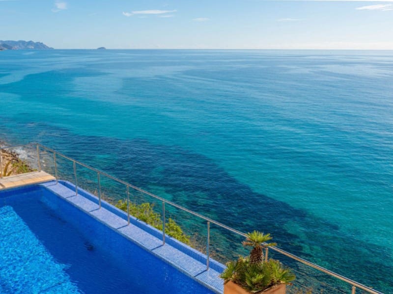 4 soverom Villa til salgs i El Campello med svømmebasseng garasje - € 1 135 000 (Ref: 8599044)
