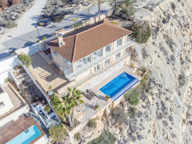 4 soverom Villa til salgs i El Campello med svømmebasseng garasje - € 1 135 000 (Ref: 8599044)
